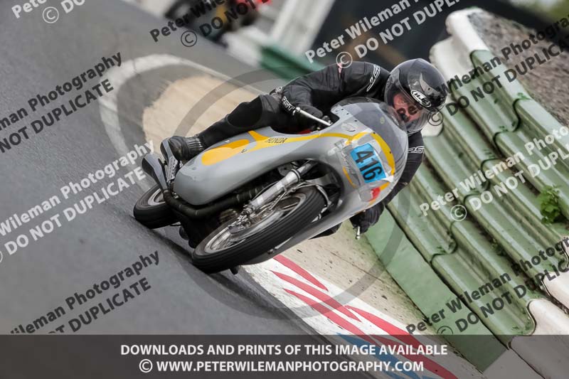 Vintage motorcycle club;eventdigitalimages;mallory park;mallory park trackday photographs;no limits trackdays;peter wileman photography;trackday digital images;trackday photos;vmcc festival 1000 bikes photographs